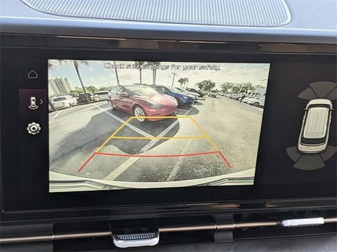 Used 2024 Kia Carnival EX image 26