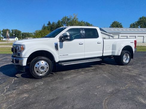 Used 2022 Ford F450 Lariat w/ Lariat Ultimate Package AWD/4WD image 2