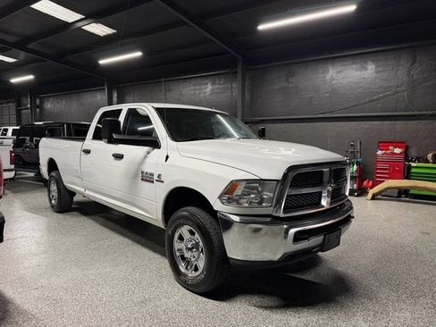 Used 2018 RAM 2500 Tradesman w/ Chrome Appearance Group AWD/4WD image 3