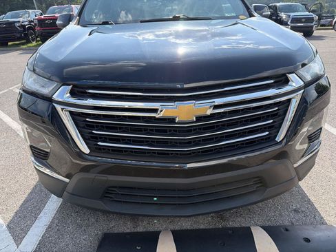 Used 2022 Chevrolet Traverse LT FWD image 8