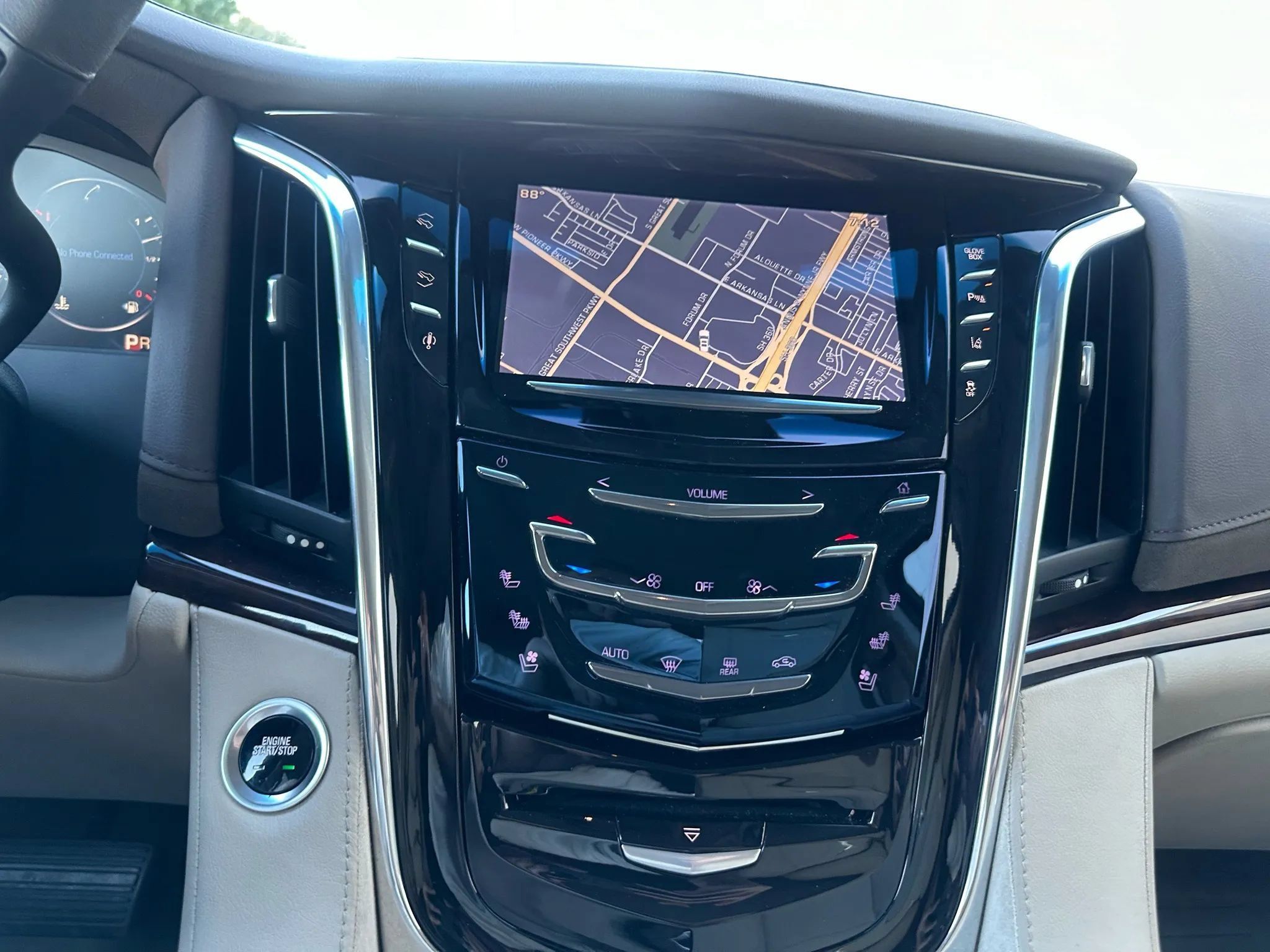 Used 2015 Cadillac Escalade Luxury AWD/4WD image 42