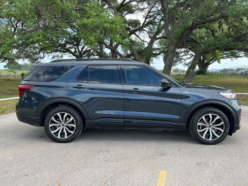 Used 2022 Ford Explorer ST-Line w/ Class IV Trailer Tow Package AWD/4WD image 4
