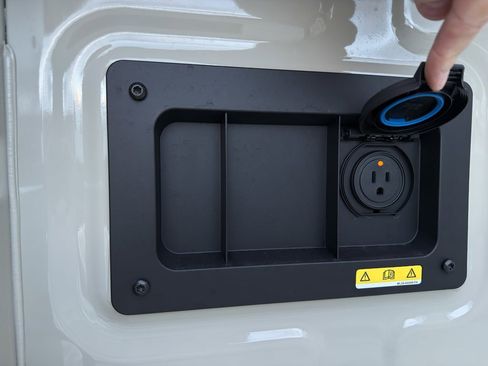 New 2025 Ford Ranger Lariat w/ FX4 Off-Road Package image 8