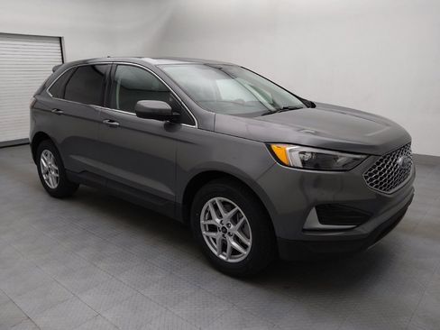 Used 2024 Ford Edge SEL image 11