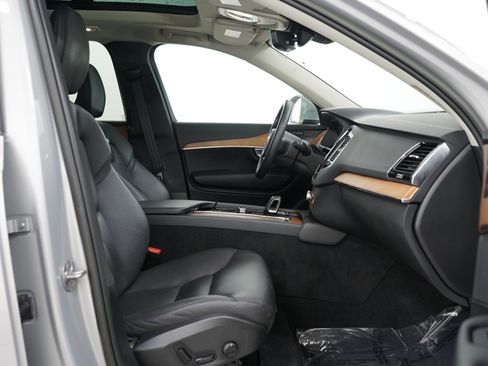 Used 2023 Volvo XC90 B6 Plus AWD/4WD image 11