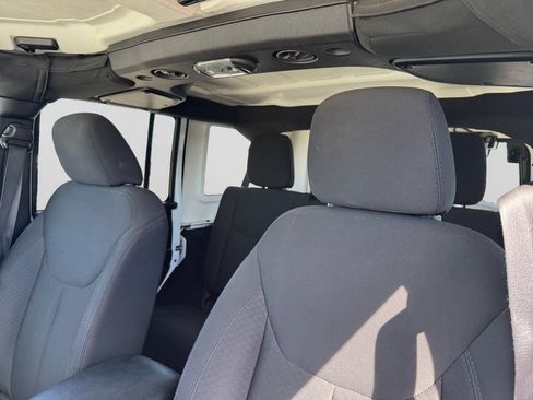 Used 2018 Jeep Wrangler Unlimited Sport w/ Connectivity Group AWD/4WD image 17