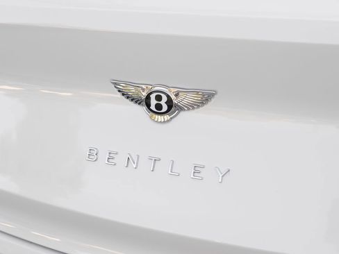 Used 2023 Bentley Bentayga Speed AWD/4WD image 17