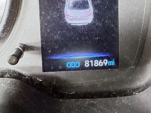 Used 2022 Toyota Corolla LE image 16