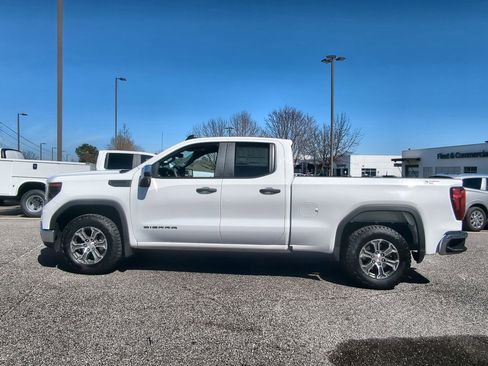 Used 2025 GMC Sierra 1500 Pro w/ Pro Value Package AWD/4WD image 5