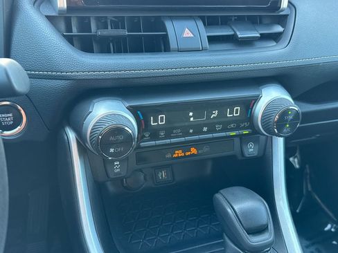Used 2024 Toyota RAV4 XLE FWD image 20