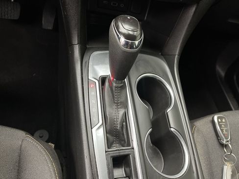 Used 2020 Chevrolet Equinox LT FWD image 23