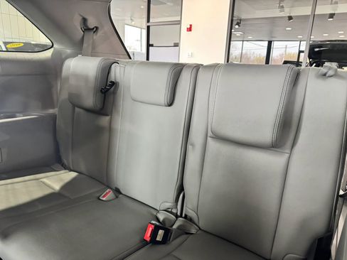 Used 2016 Toyota Highlander Limited image 23