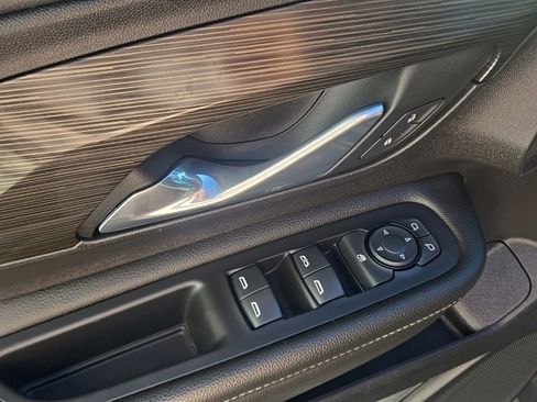 Used 2024 GMC Terrain SLE image 15