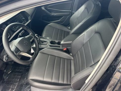 Used 2022 Volkswagen Jetta SE w/ Panoramic Sunroof Package FWD image 20