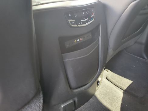 Used 2016 Cadillac Escalade Luxury AWD/4WD image 12