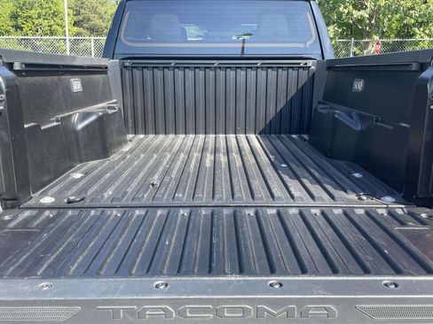 Used 2024 Toyota Tacoma TRD Sport AWD/4WD image 10