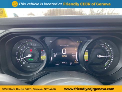 Used 2025 Jeep Wrangler Sahara image 15