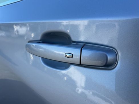 Used 2020 Chevrolet Traverse LT image 14