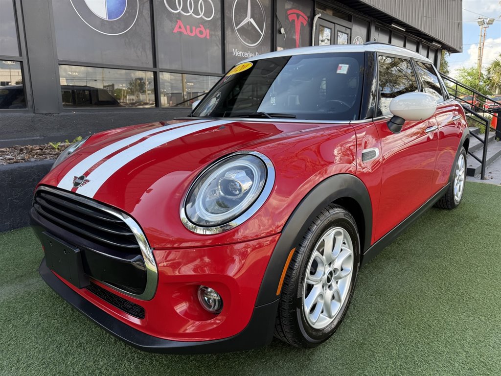 Used 2020 MINI Cooper 4-Door Hardtop w/ Premium Package FWD image 1