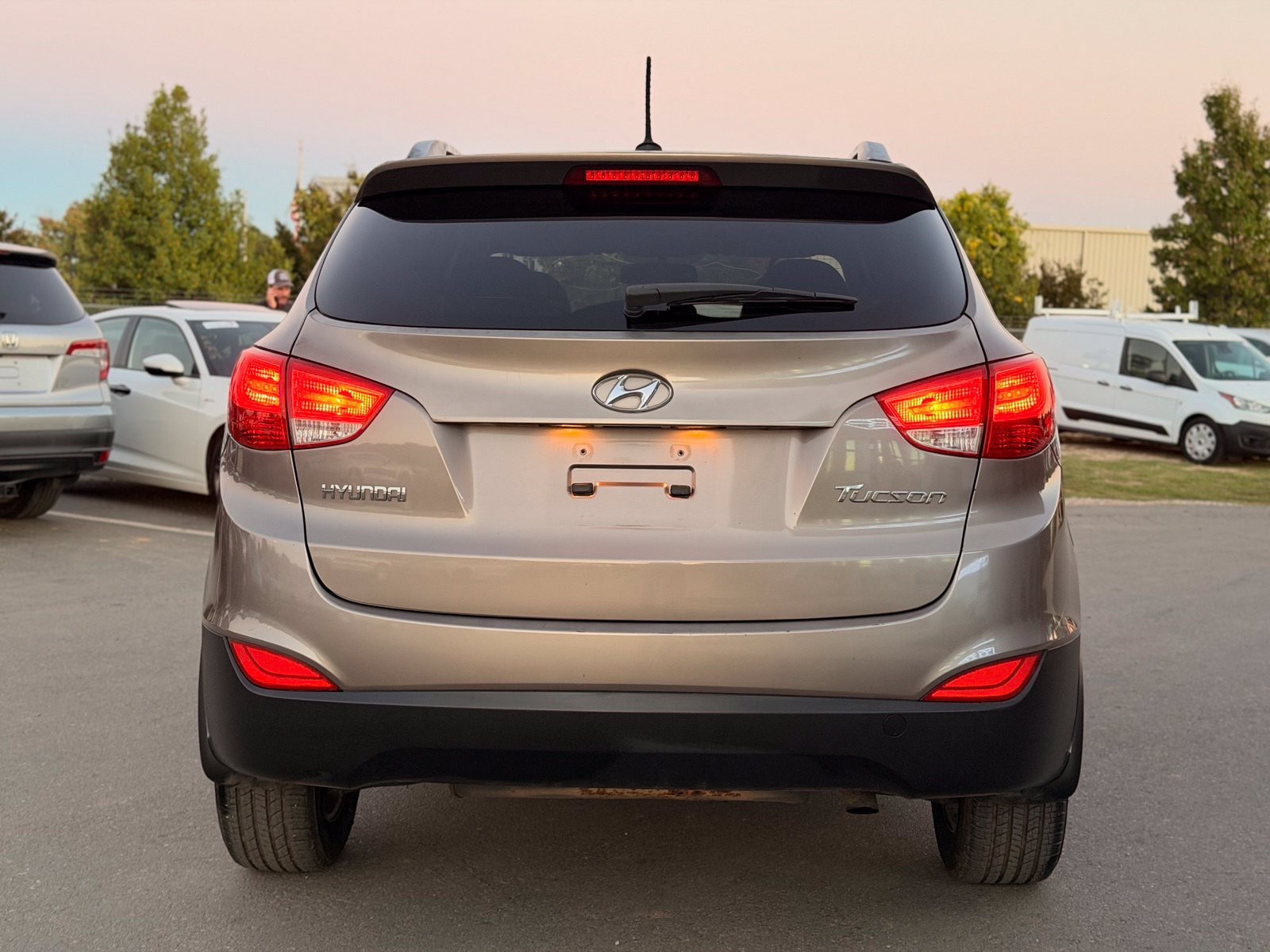 Used 2011 Hyundai Tucson GLS FWD image 10