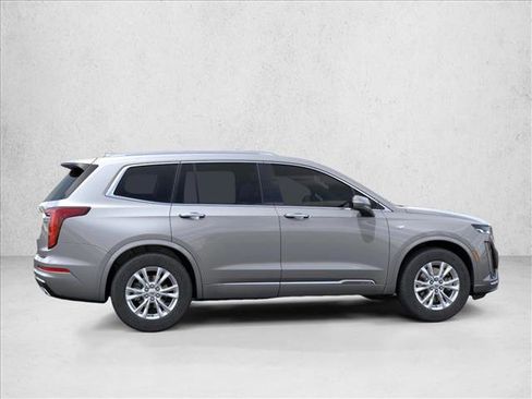 New 2025 Cadillac XT6 Luxury image 5