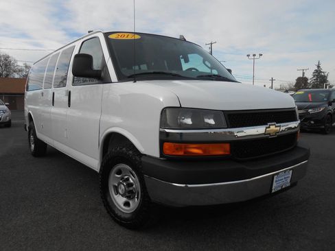 Used 2017 Chevrolet Express 3500 LT w/ LT Preferred Equipment Group image 2