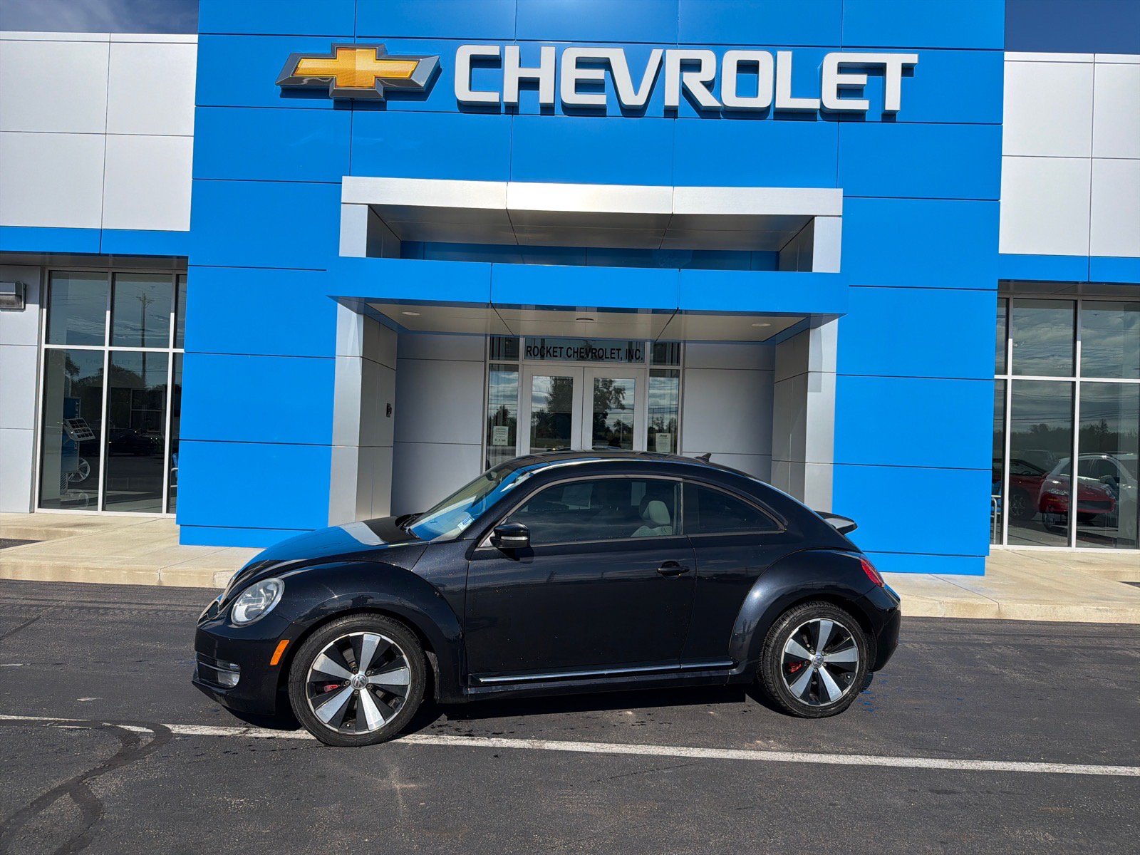Used 2013 Volkswagen Beetle 2.0T FWD image 1