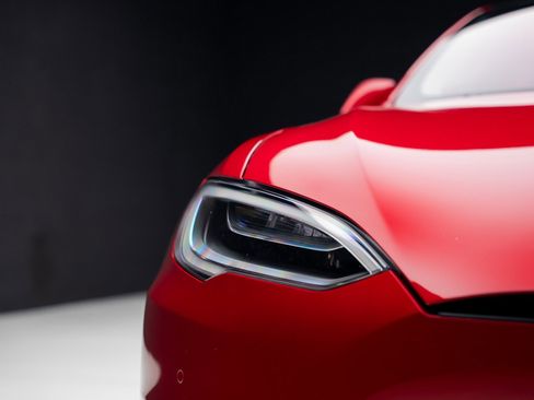 Used 2021 Tesla Model S Performance image 8