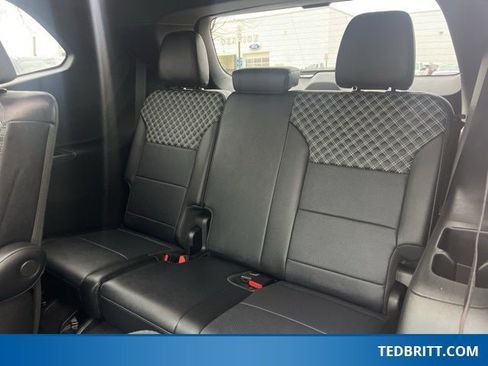 Used 2025 GMC Acadia Denali w/ Super Cruise Package image 16