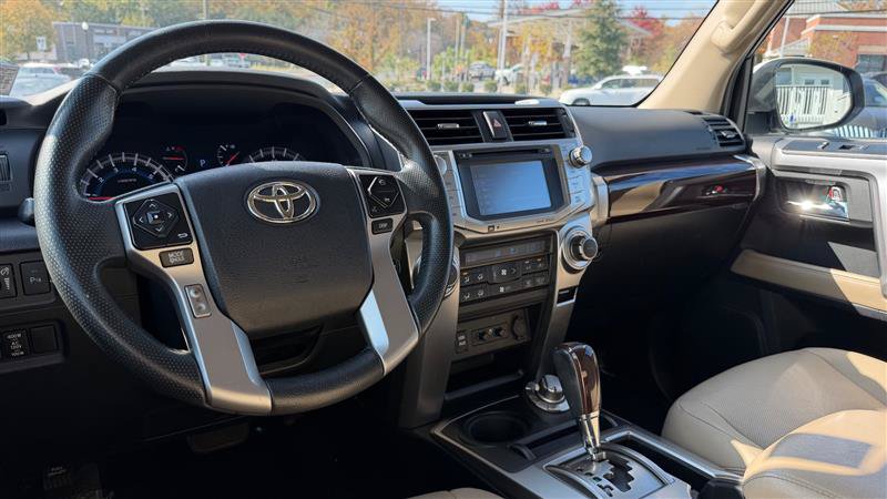 Used 2016 Toyota 4Runner Limited AWD/4WD image 28