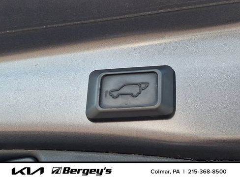 Used 2022 Toyota RAV4 SE w/ Convenience Package AWD/4WD image 31