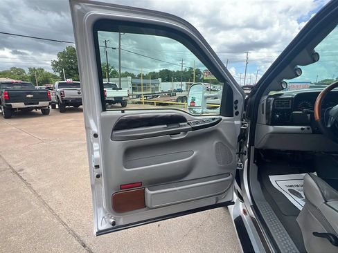 Used 2002 Ford F450 2WD Crew Cab Super Duty image 2