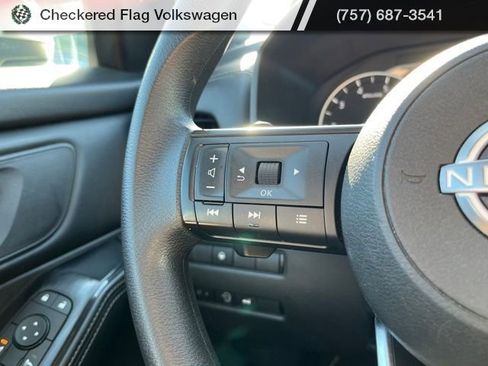 Used 2024 Nissan Rogue SV FWD image 35