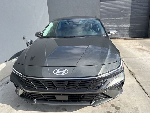 New 2026 Hyundai Elantra Limited image 2