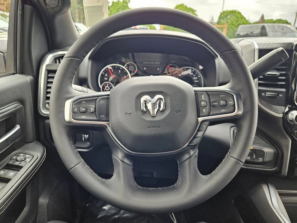 New 2026 RAM 3500 Big Horn AWD/4WD image 20