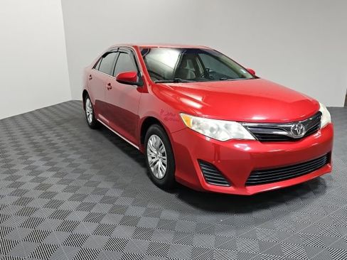 Used 2014 Toyota Camry LE image 7