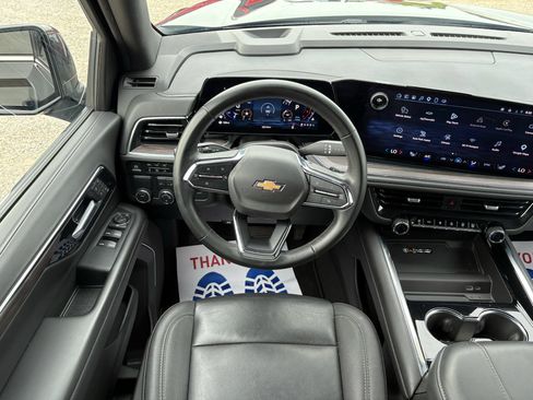 Used 2025 Chevrolet Tahoe LT RWD image 9