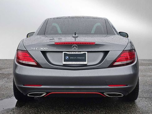 Used 2018 Mercedes-Benz SLC 300 image 4