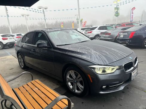 Used 2018 BMW 330i Sedan image 3