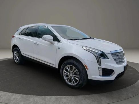 Used 2020 Cadillac XT5 Premium Luxury w/ LPO, Floor Liner Package FWD image 5