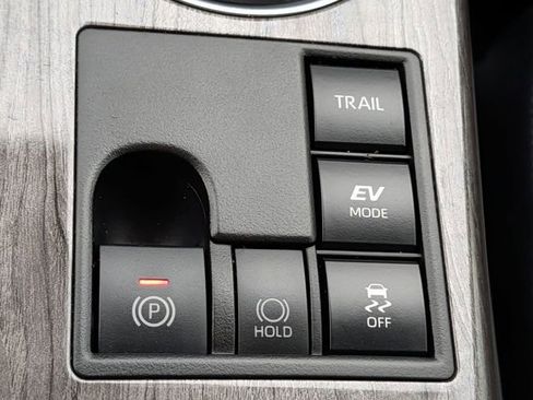 Used 2023 Toyota Highlander Limited image 16