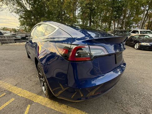 Used 2019 Tesla Model 3 Standard Range Plus image 4