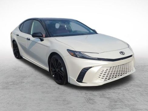 Used 2026 Toyota Camry XSE FWD image 3
