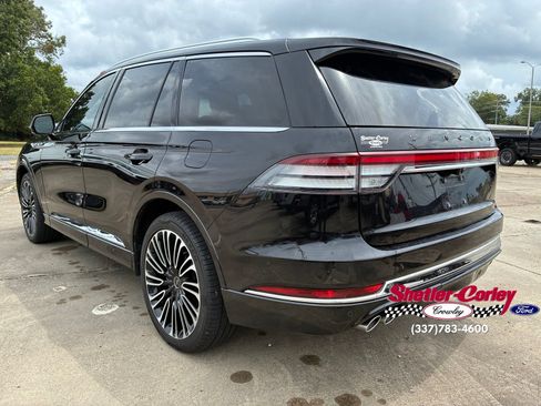 Used 2023 Lincoln Aviator Black Label w/ Dynamic Handling Package AWD/4WD image 12