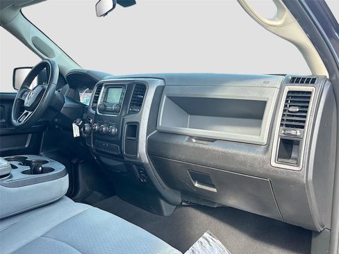 Used 2018 RAM 1500 Express RWD image 26