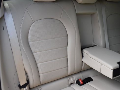 Used 2021 Mercedes-Benz GLC 300 300 4MATIC Premium Pkg Panoram image 41