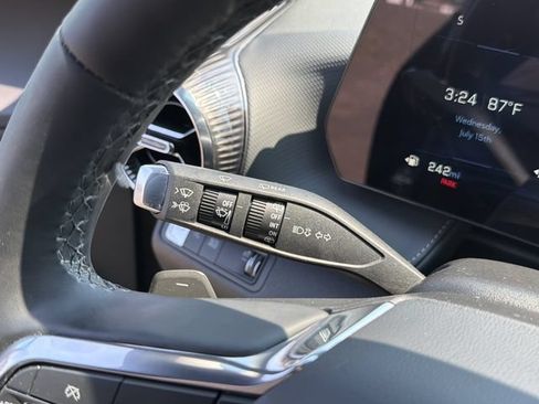 Used 2025 Chevrolet Equinox LT FWD image 26