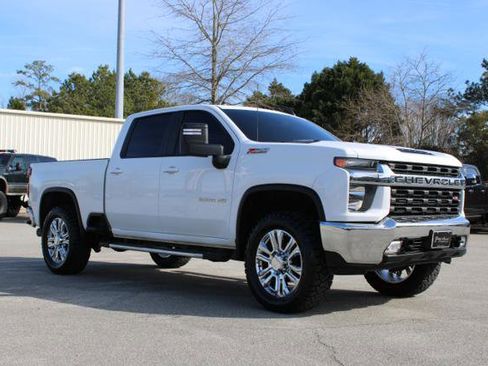 Used 2023 Chevrolet Silverado 2500 LT w/ Convenience Package image 3