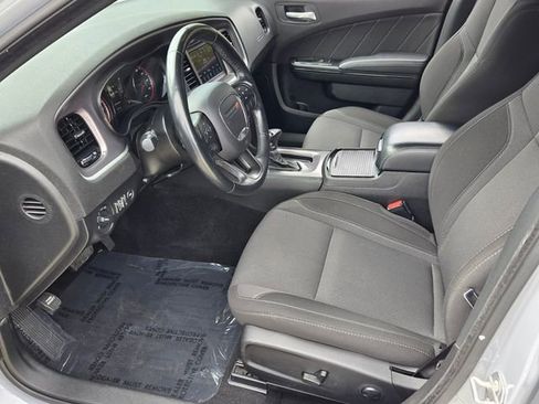 Used 2022 Dodge Charger SXT w/ Blacktop Package image 10