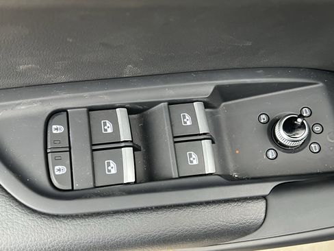 Used 2024 Audi Q5 2.0T Premium w/ Summer of Audi Package image 15